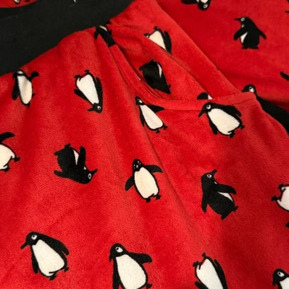Cute super soft penguins woman’s Christmas pajamas size large pj’s with pockets - Picture 4 of 5